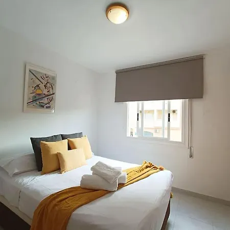 Apartment Apto Roquetas Con Terraza, A 1min De La Playa, Garaje Y Piscina